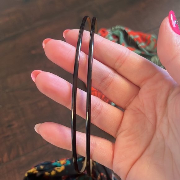 Lot of Floral Metal Faux Leather Headbands - Picture 5 of 5